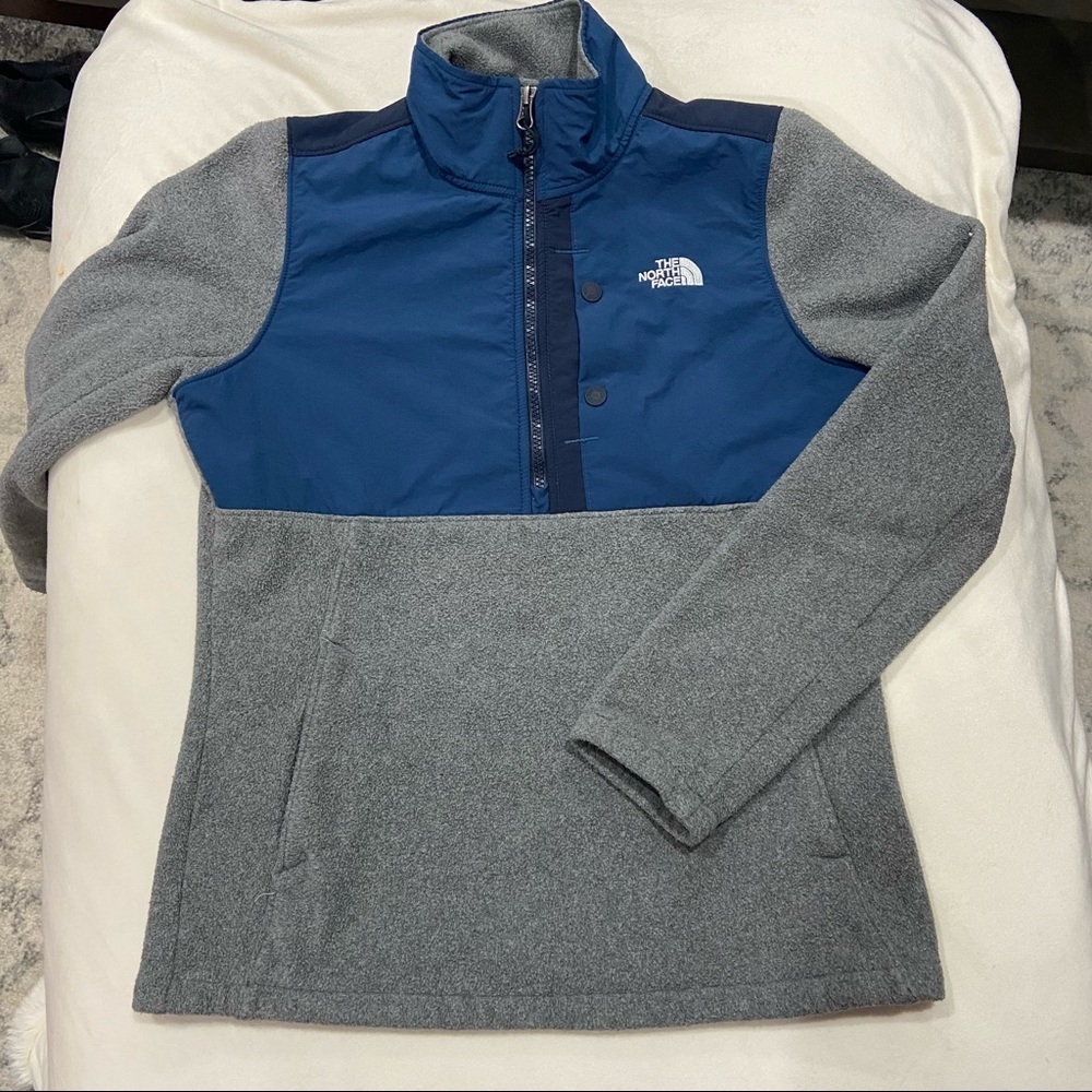 Womens the north face half zip fleece sz. S in excellent preowned condition
